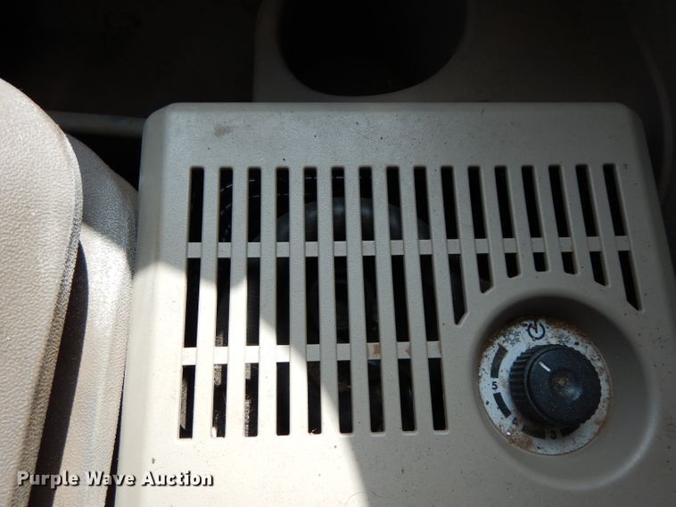 image for item DH2466 2015 John Deere 9520R 4WD tractor