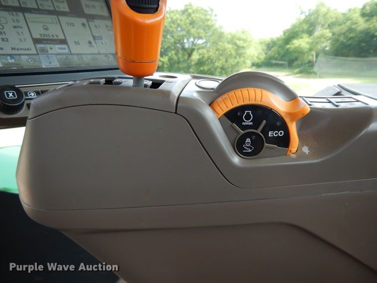 image for item DH2466 2015 John Deere 9520R 4WD tractor