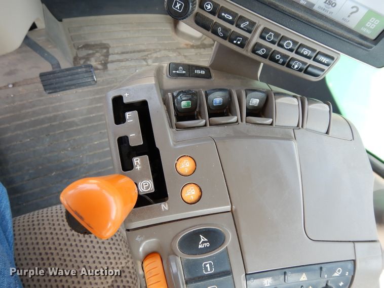 image for item DH2466 2015 John Deere 9520R 4WD tractor