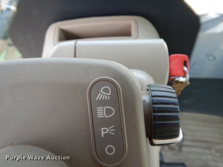 image for item DH2466 2015 John Deere 9520R 4WD tractor