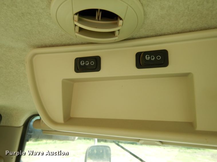 image for item DH2466 2015 John Deere 9520R 4WD tractor