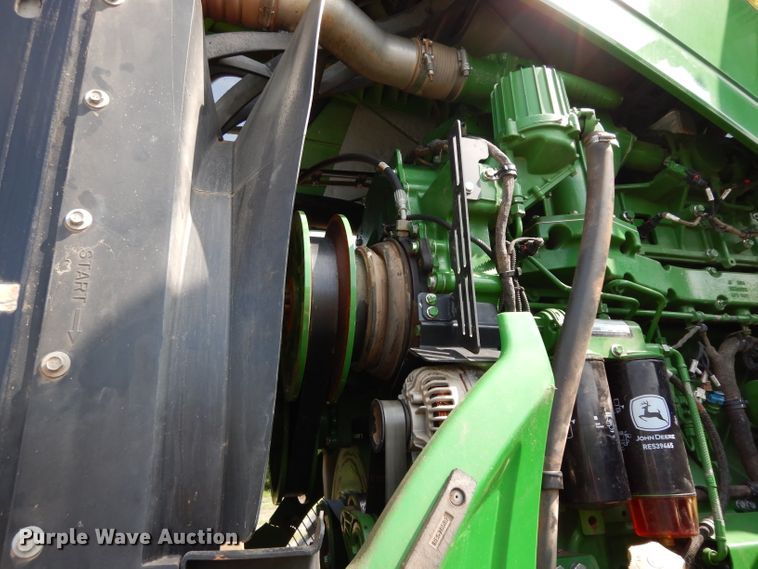 image for item DH2466 2015 John Deere 9520R 4WD tractor