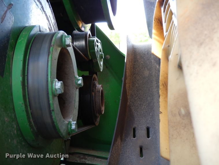 image for item DH2466 2015 John Deere 9520R 4WD tractor