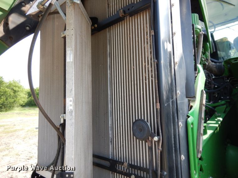 image for item DH2466 2015 John Deere 9520R 4WD tractor