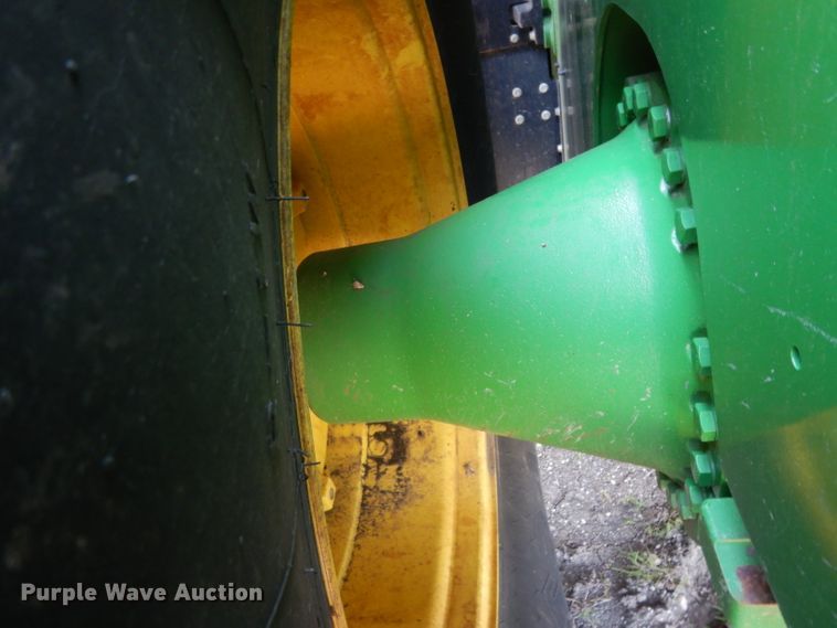 image for item DH2466 2015 John Deere 9520R 4WD tractor