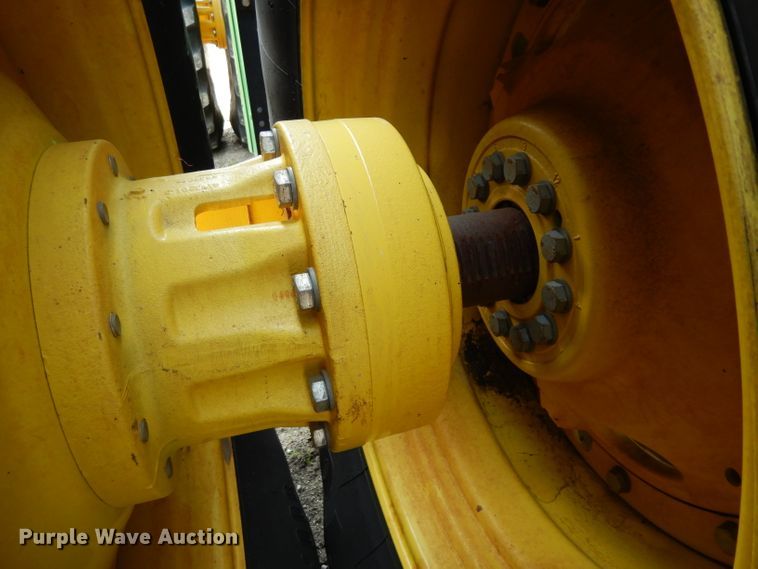 image for item DH2466 2015 John Deere 9520R 4WD tractor