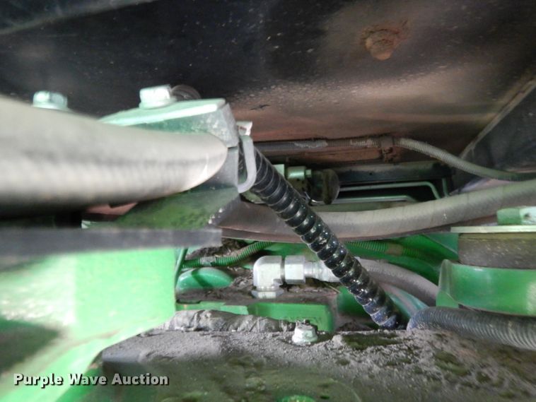 image for item DH2466 2015 John Deere 9520R 4WD tractor