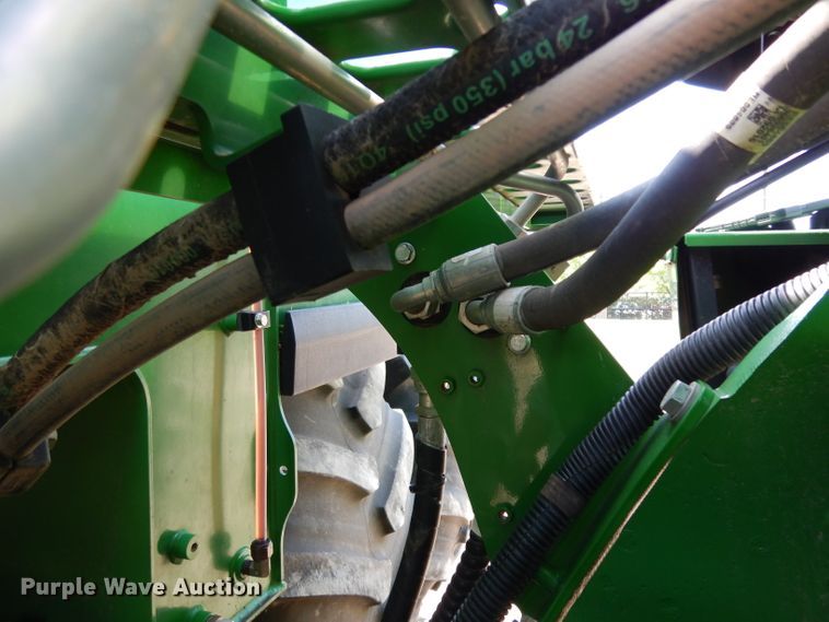 image for item DH2466 2015 John Deere 9520R 4WD tractor