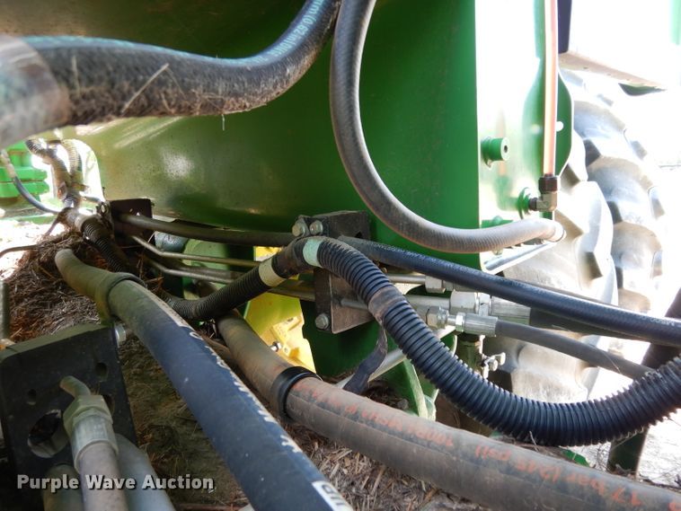 image for item DH2466 2015 John Deere 9520R 4WD tractor