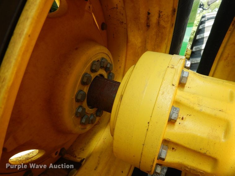 image for item DH2466 2015 John Deere 9520R 4WD tractor