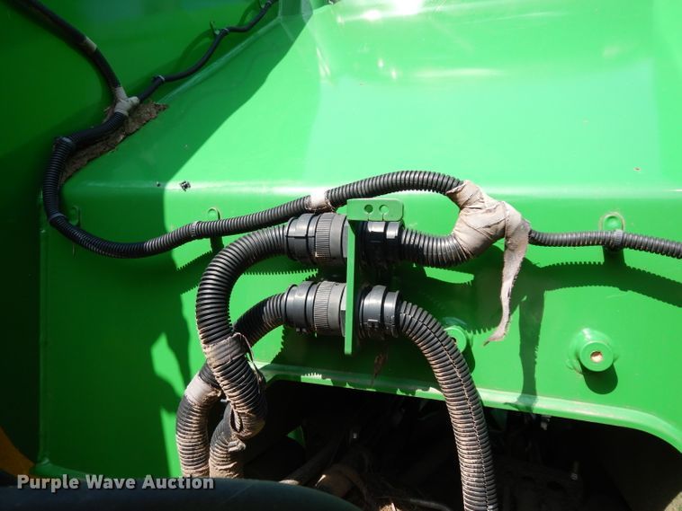 image for item DH2466 2015 John Deere 9520R 4WD tractor
