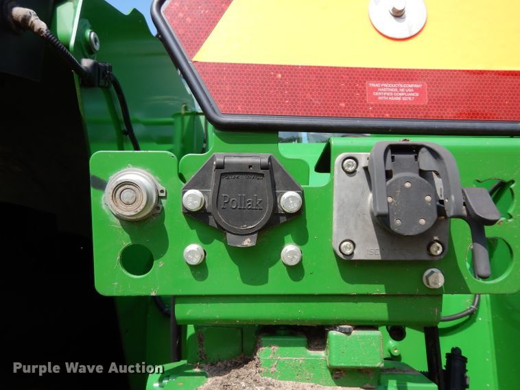 image for item DH2466 2015 John Deere 9520R 4WD tractor