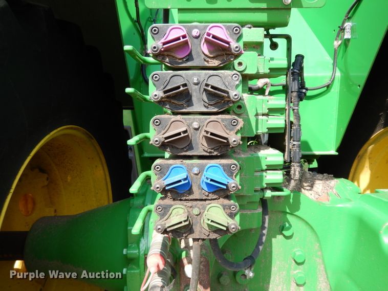 image for item DH2466 2015 John Deere 9520R 4WD tractor