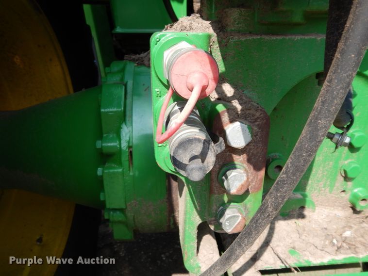 image for item DH2466 2015 John Deere 9520R 4WD tractor