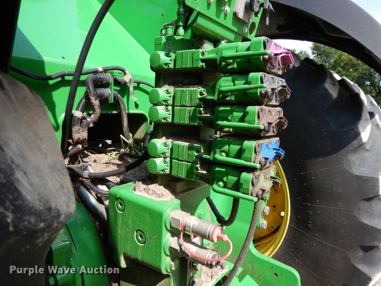 image for item DH2466 2015 John Deere 9520R 4WD tractor