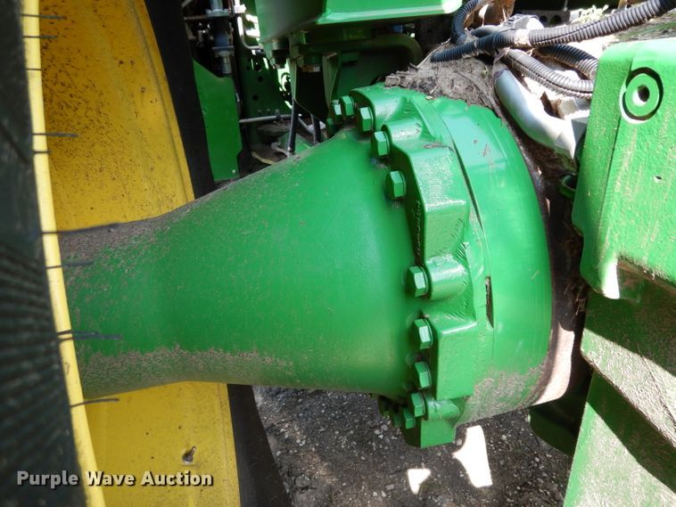 image for item DH2466 2015 John Deere 9520R 4WD tractor