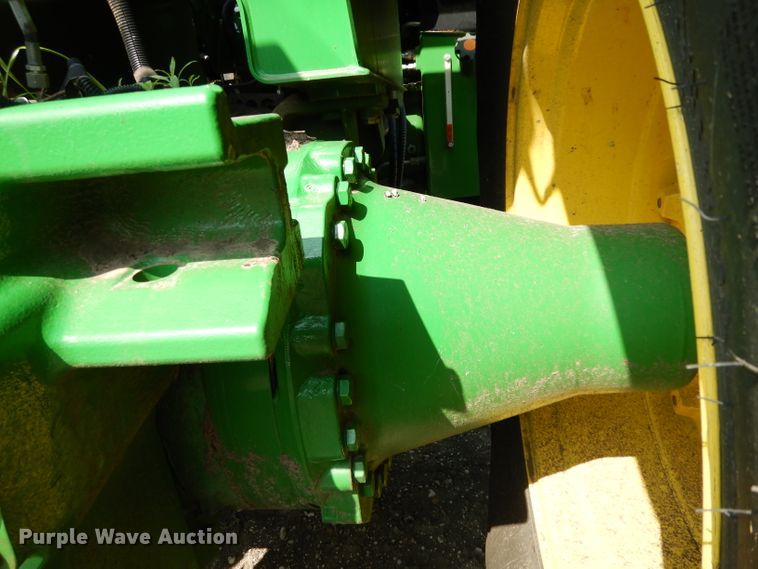 image for item DH2466 2015 John Deere 9520R 4WD tractor