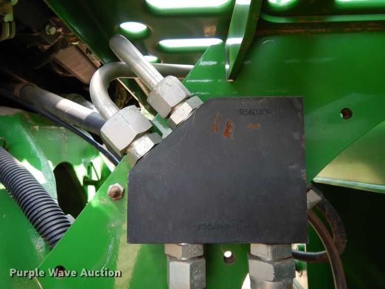 image for item DH2466 2015 John Deere 9520R 4WD tractor