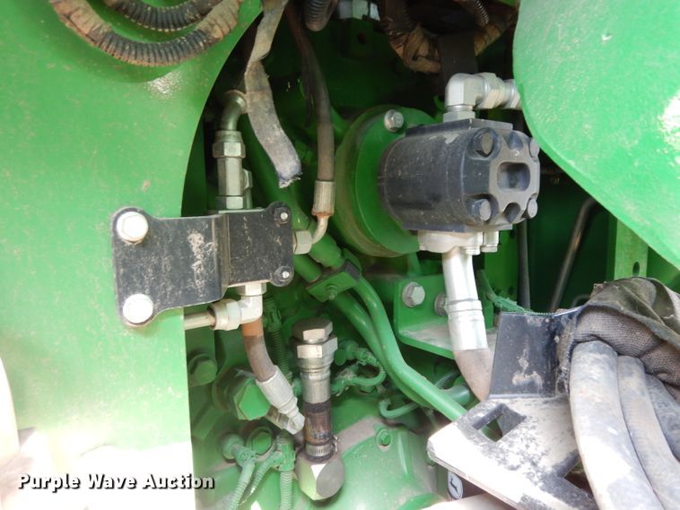 image for item DH2466 2015 John Deere 9520R 4WD tractor