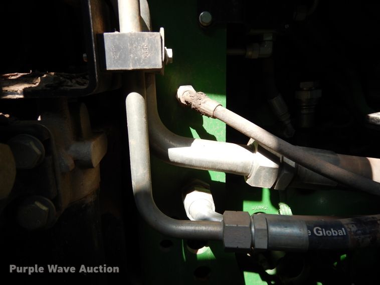 image for item DH2466 2015 John Deere 9520R 4WD tractor