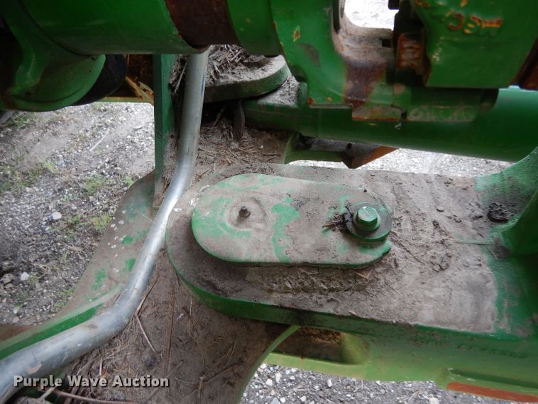 image for item DH2466 2015 John Deere 9520R 4WD tractor