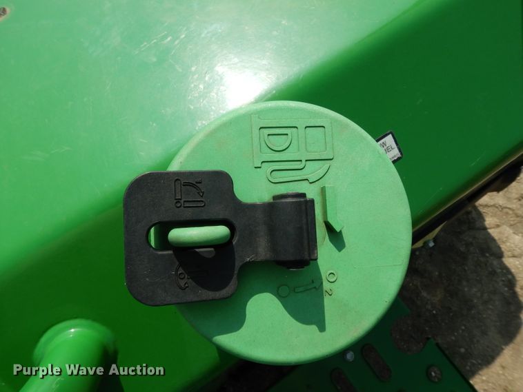 image for item DH2466 2015 John Deere 9520R 4WD tractor