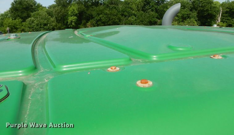 image for item DH2466 2015 John Deere 9520R 4WD tractor