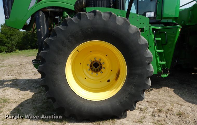 image for item DH2466 2015 John Deere 9520R 4WD tractor