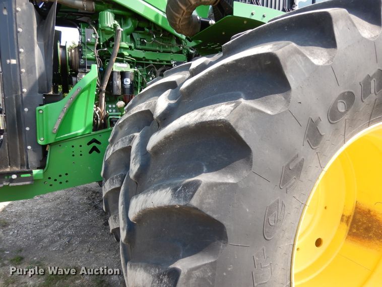 image for item DH2466 2015 John Deere 9520R 4WD tractor