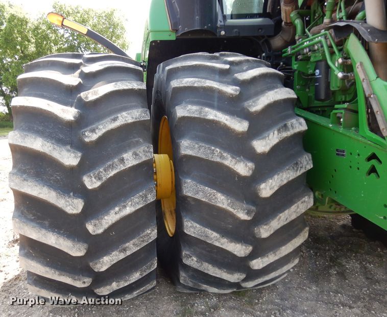 image for item DH2466 2015 John Deere 9520R 4WD tractor