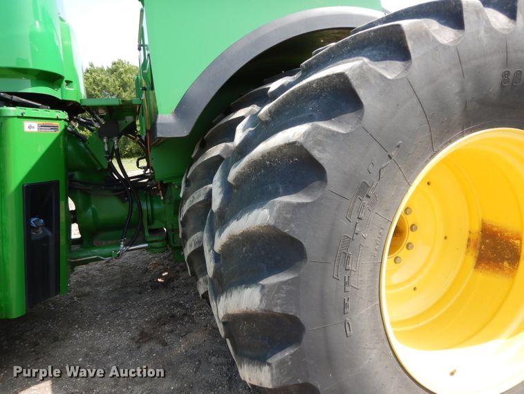 image for item DH2466 2015 John Deere 9520R 4WD tractor