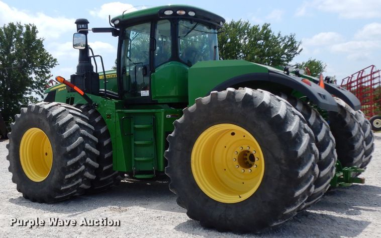 image for item DH2467 2015 John Deere 9520R 4WD tractor