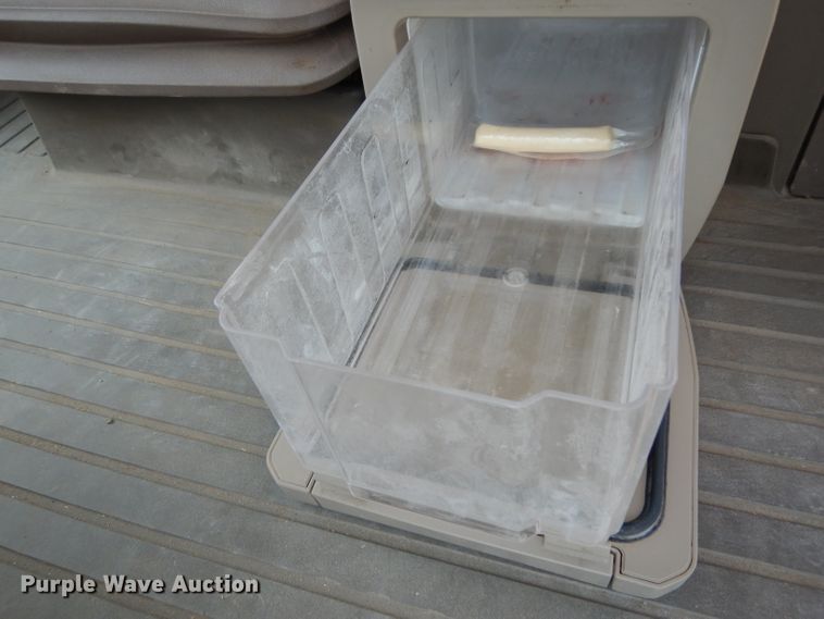 image for item DH2467 2015 John Deere 9520R 4WD tractor