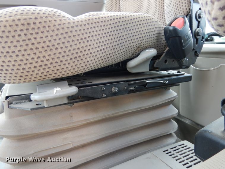 image for item DH2467 2015 John Deere 9520R 4WD tractor