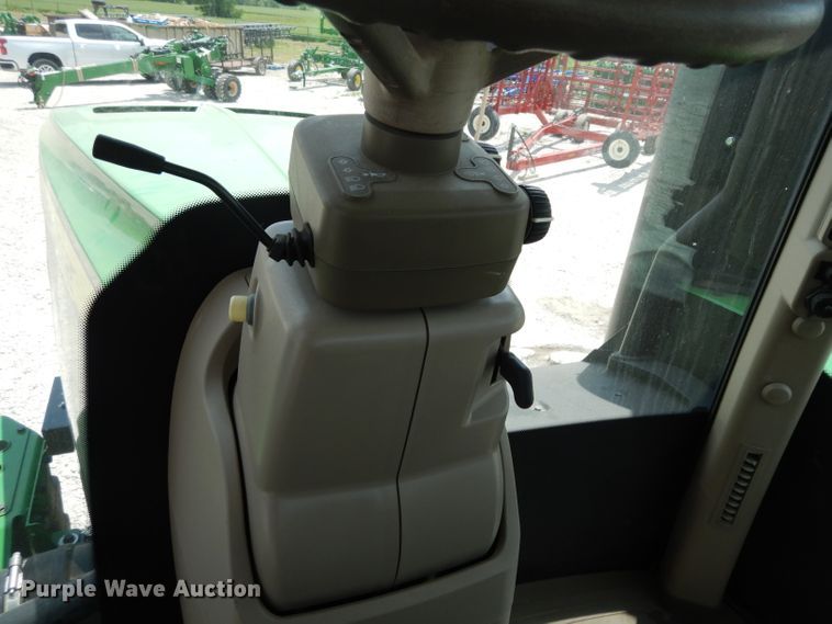 image for item DH2467 2015 John Deere 9520R 4WD tractor