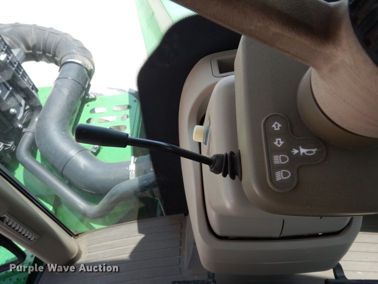 image for item DH2467 2015 John Deere 9520R 4WD tractor