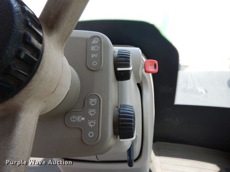 image for item DH2467 2015 John Deere 9520R 4WD tractor