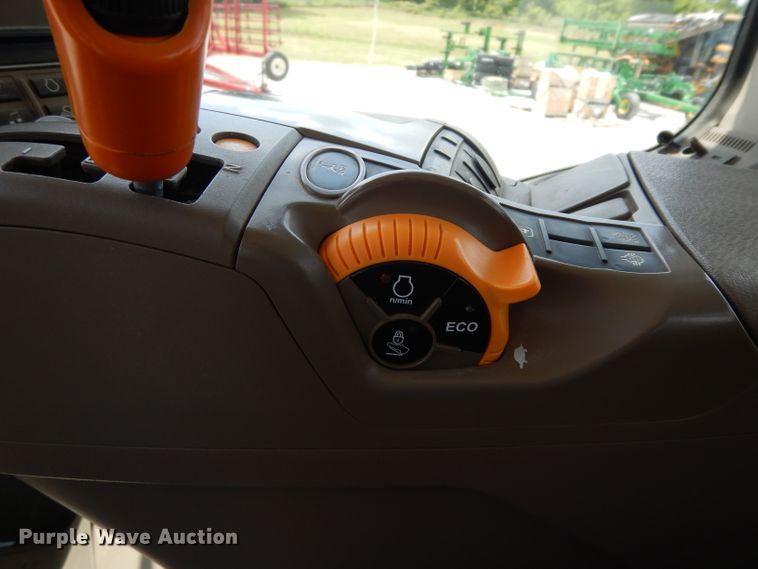 image for item DH2467 2015 John Deere 9520R 4WD tractor