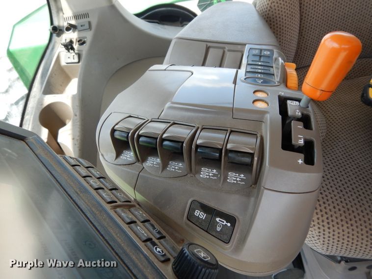 image for item DH2467 2015 John Deere 9520R 4WD tractor