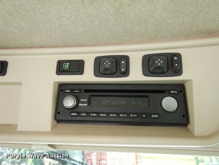 image for item DH2467 2015 John Deere 9520R 4WD tractor