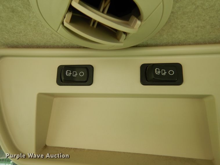 image for item DH2467 2015 John Deere 9520R 4WD tractor