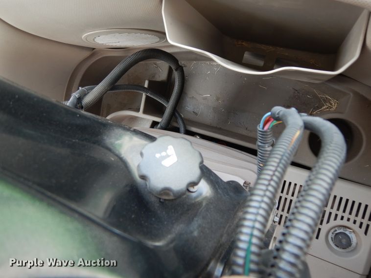 image for item DH2467 2015 John Deere 9520R 4WD tractor