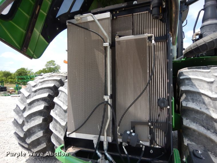 image for item DH2467 2015 John Deere 9520R 4WD tractor