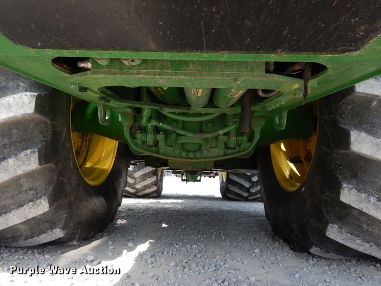 image for item DH2467 2015 John Deere 9520R 4WD tractor