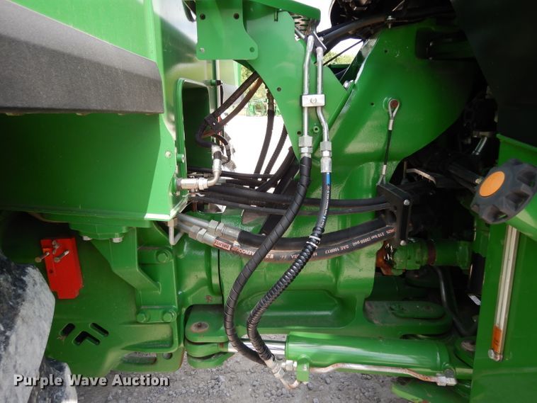 image for item DH2467 2015 John Deere 9520R 4WD tractor