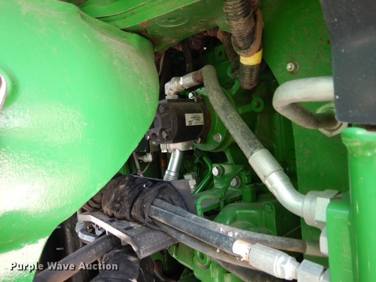 image for item DH2467 2015 John Deere 9520R 4WD tractor