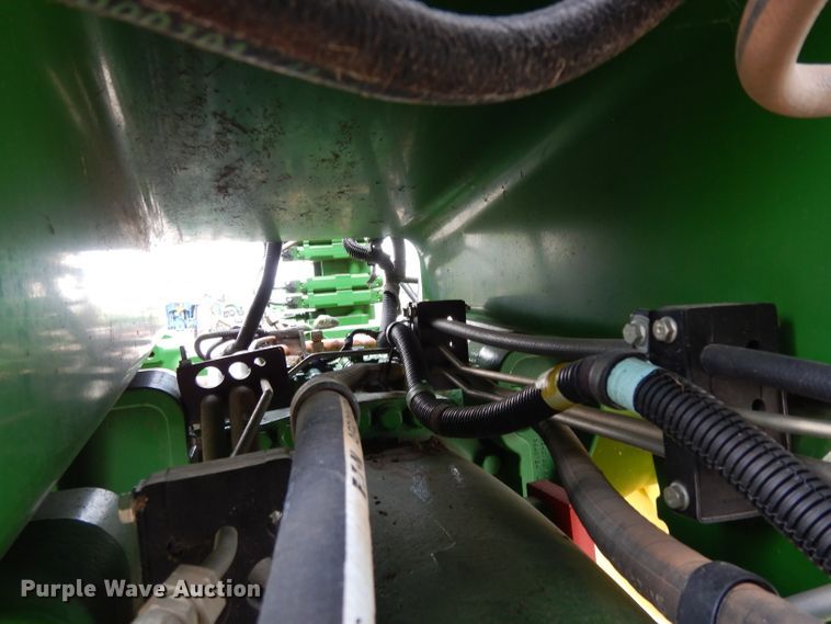 image for item DH2467 2015 John Deere 9520R 4WD tractor