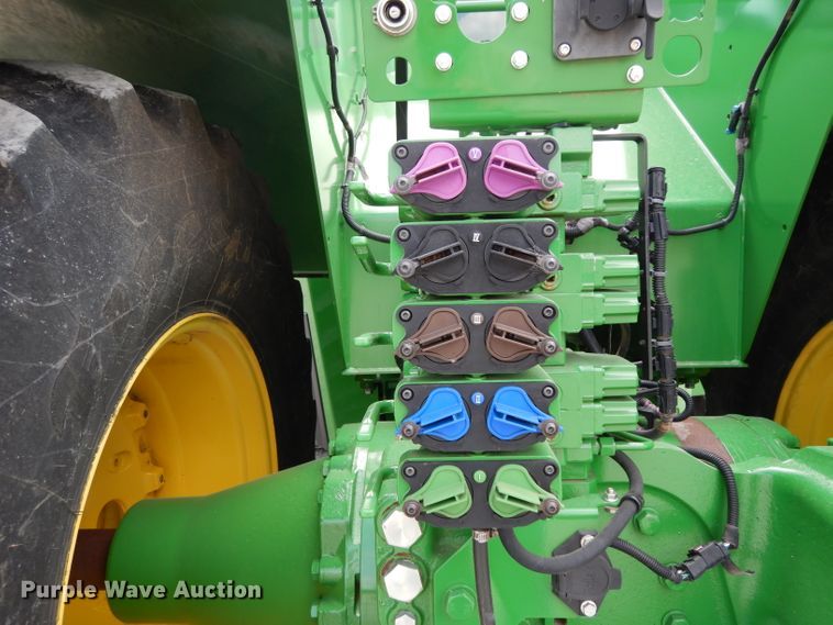 image for item DH2467 2015 John Deere 9520R 4WD tractor