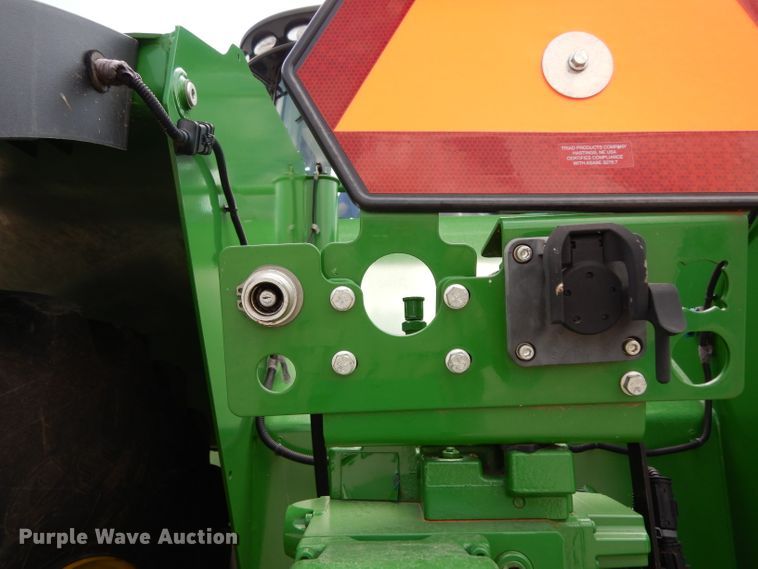 image for item DH2467 2015 John Deere 9520R 4WD tractor