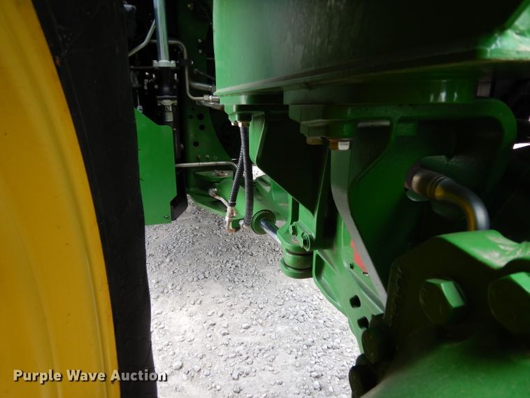 image for item DH2467 2015 John Deere 9520R 4WD tractor